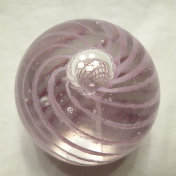 Vintage Paperweight Round Size Small Lavender Purple Swirl Bubble 2.5 in Tall - Picture 8 of 9